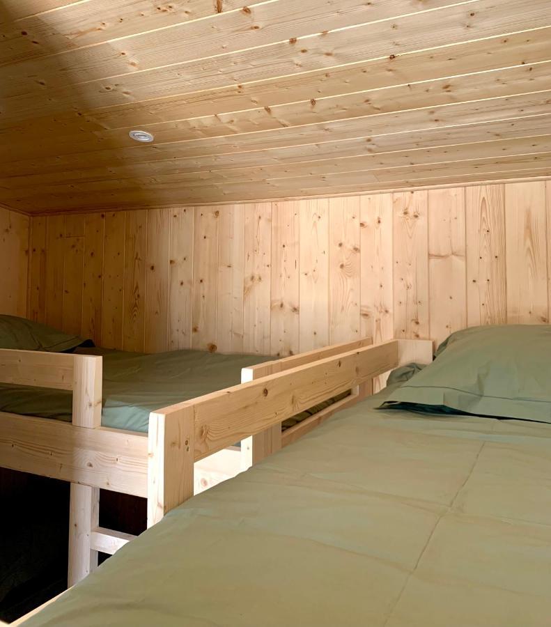 La Petite Auberge Insolite Saint-Affrique Extérieur photo
